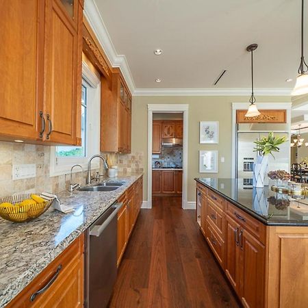 Spacious Cozy House In Vancouver West מראה חיצוני תמונה