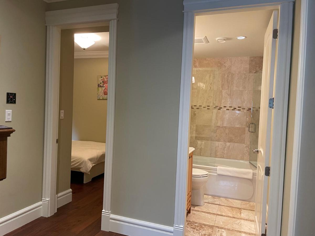 Spacious Cozy House In Vancouver West מראה חיצוני תמונה