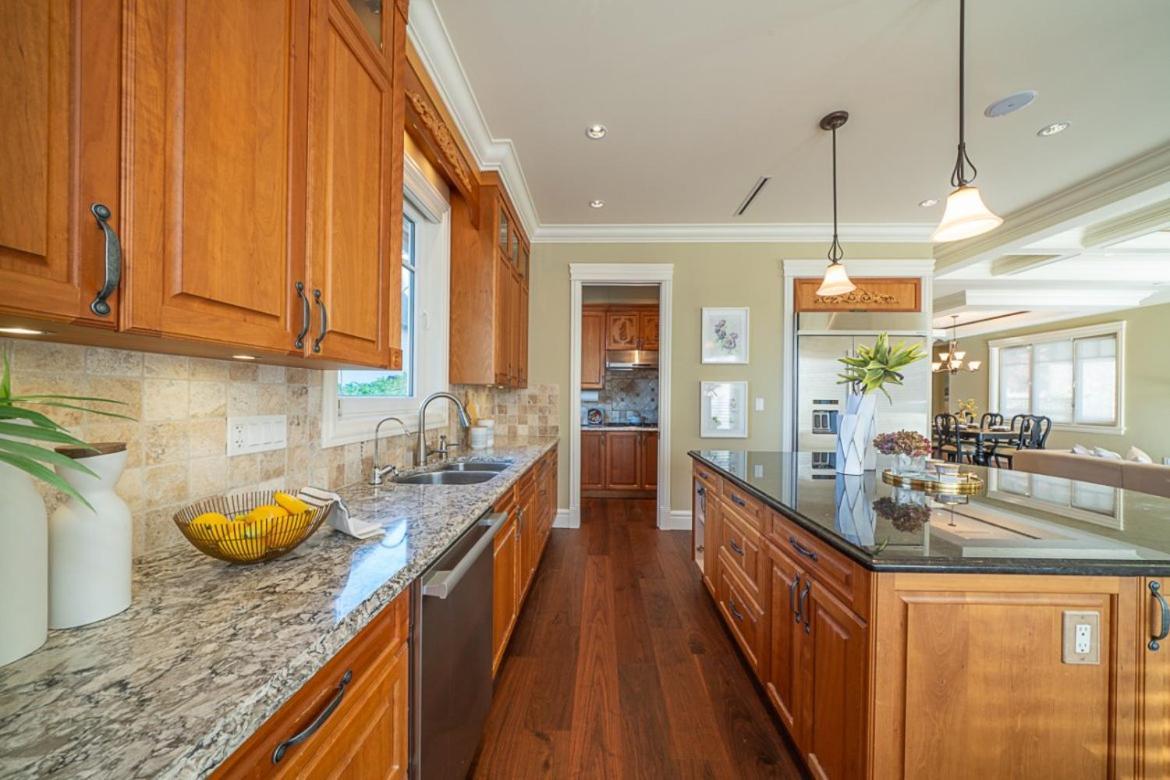 Spacious Cozy House In Vancouver West מראה חיצוני תמונה